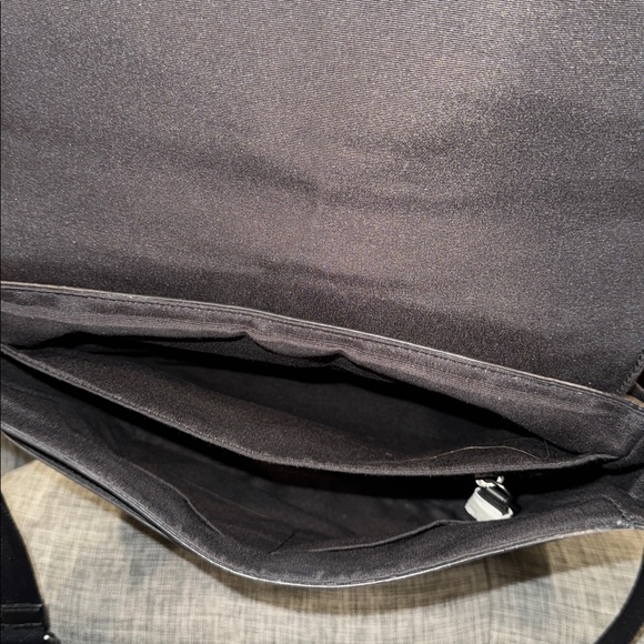 Coach Bag Signature Messenger Flap Crossbody - Picture 11 of 17